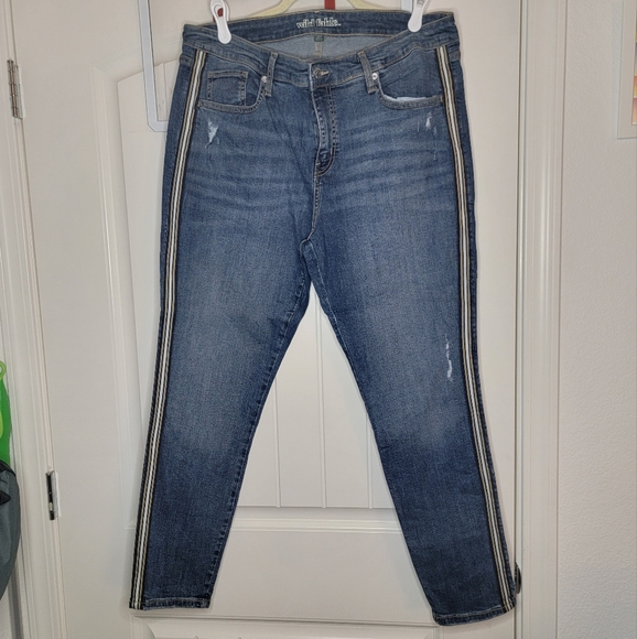 wild fable Denim - Wild Fable Lightly Distressed, Side Stripes Skinny Jeans Pants, Women's 16 WR